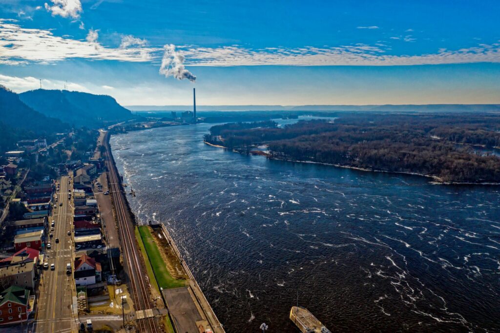 pexels-photo-1633945-1633945 Scenic aerial view of the Mississippi River and surrounding landscape in Alma, Wisconsin, during daylight.